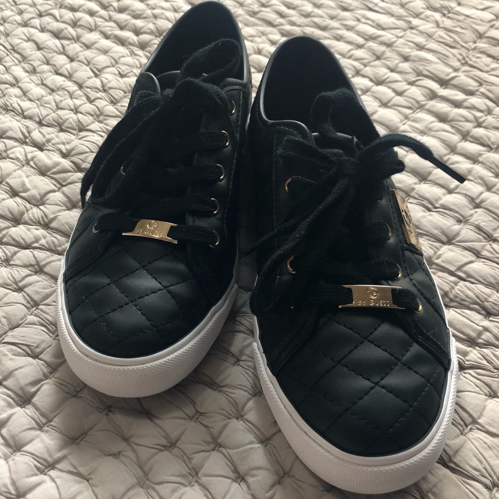 Guess tennis shoes